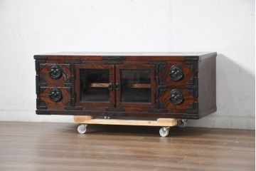 中古　超美品　岩谷堂箪笥　どっしりとした重厚感ある佇まいが魅力的なテレビ台(ローボード、収納棚、戸棚、リビングボード、テレビボード)(定価約45万円)(R-082727)