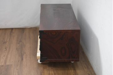 中古　超美品　岩谷堂箪笥　どっしりとした重厚感ある佇まいが魅力的なテレビ台(ローボード、収納棚、戸棚、リビングボード、テレビボード)(定価約45万円)(R-082727)