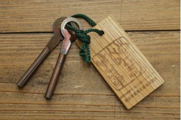 中古　超美品　岩谷堂箪笥　どっしりとした重厚感ある佇まいが魅力的なテレビ台　定価約45万円　(R-082727)
