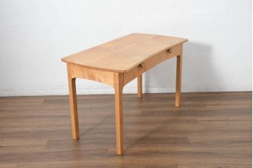 中古　家具工房　BritCraft(ブリットクラフト)　ハードメープル材　丸みをおびたデザインの引き出し付きデスク(机、ワークデスク、コンソールテーブル、在宅用、在宅ワーク用)(R-082728)