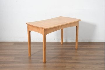 中古　家具工房　BritCraft(ブリットクラフト)　ハードメープル材　丸みをおびたデザインの引き出し付きデスク(机、ワークデスク、コンソールテーブル、在宅用、在宅ワーク用)(R-082728)