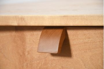 中古　家具工房　BritCraft(ブリットクラフト)　ハードメープル材　丸みをおびたデザインの引き出し付きデスク(机、ワークデスク、コンソールテーブル、在宅用、在宅ワーク用)(R-082728)
