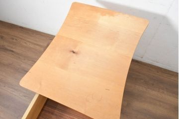 中古　家具工房　BritCraft(ブリットクラフト)　ハードメープル材　丸みをおびたデザインのかわいらしいワゴン(脇机、サイドチェスト、ナイトテーブル、袖机、引き出し)(R-082729)