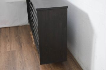 中古　古建具をリメイクしたモダンな横桟ガラス引き戸が魅力な水屋箪笥サイドボード(食器棚、収納棚、戸棚、カップボード、サイドキャビネット)(R-082732)