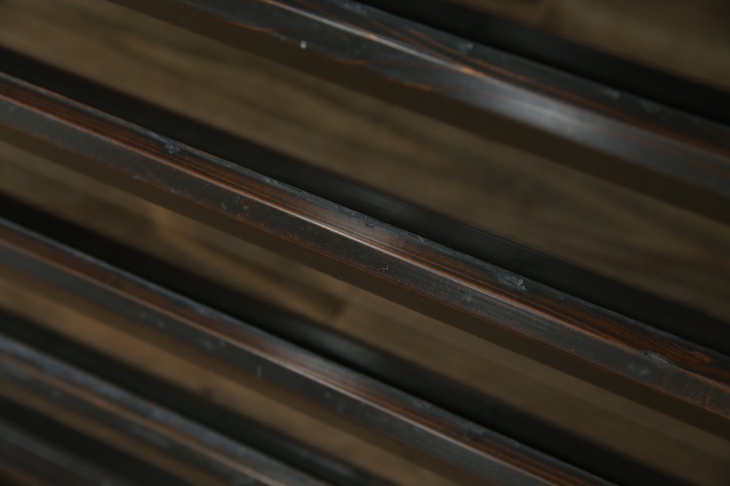 中古　古建具をリメイクしたモダンな横桟ガラス引き戸が魅力な水屋箪笥サイドボード　(R-082732)