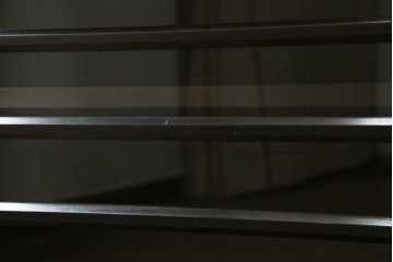 中古　古建具をリメイクしたモダンな横桟ガラス引き戸が魅力な水屋箪笥サイドボード　(R-082732)