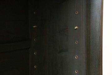 中古　古建具をリメイクしたモダンな横桟ガラス引き戸が魅力な水屋箪笥サイドボード　(R-082732)