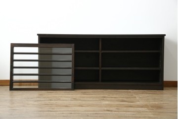 中古　古建具をリメイクしたモダンな横桟ガラス引き戸が魅力な水屋箪笥サイドボード　(R-082732)