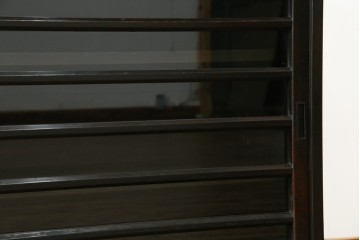 中古　古建具をリメイクしたモダンな横桟ガラス引き戸が魅力な水屋箪笥サイドボード　(R-082732)