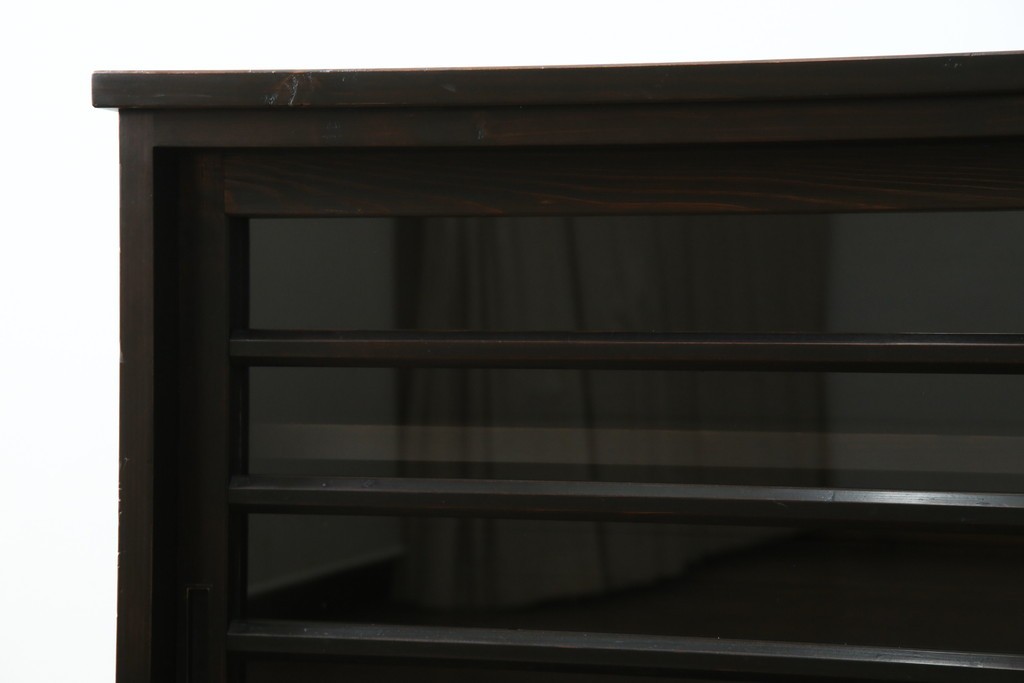 中古　古建具をリメイクしたモダンな横桟ガラス引き戸が魅力な水屋箪笥サイドボード　(R-082732)