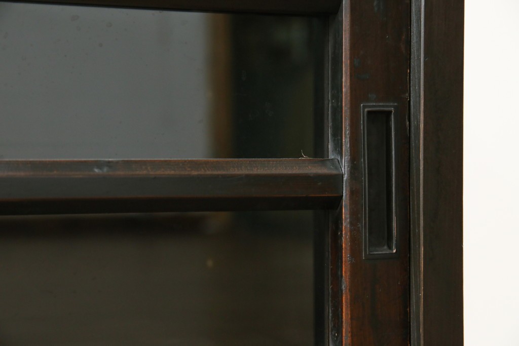 中古　古建具をリメイクしたモダンな横桟ガラス引き戸が魅力な水屋箪笥サイドボード　(R-082732)