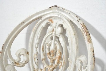 【簡易リペア限定品】　フランスアンティーク　ロココ装飾が優美!!　シャビーな風合いのフレンチガーデンチェア　(R-082734)