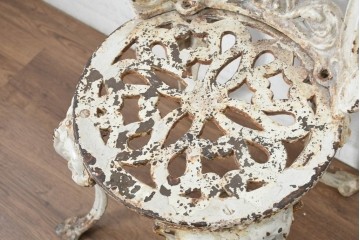 【簡易リペア限定品】　フランスアンティーク　ロココ装飾が優美!!　シャビーな風合いのフレンチガーデンチェア　(R-082734)