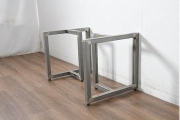 中古　2way　無骨でインダストリアルデザインのスチール製テーブル脚2台セット　(R-082735)