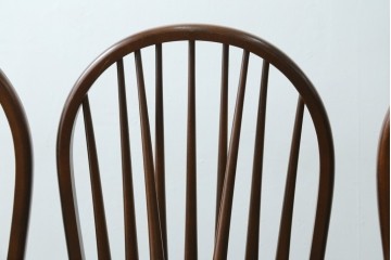 中古　美品　希少な廃番品　IDC大塚家具取り扱い　秋田木工　落ち着いた色味と滑らかな質感が美しいウィンザーチェア4脚セット　定価4脚で約30万円　(R-082738)