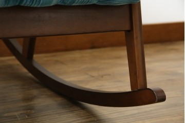 和製ビンテージ　ブナ材　ブルーストライプがレトロな雰囲気を高めるロッキングチェア　(R-082740)