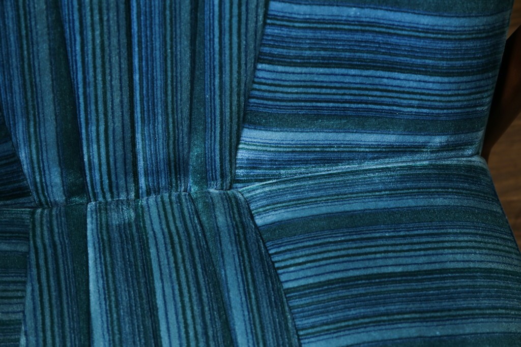 和製ビンテージ　ブナ材　ブルーストライプがレトロな雰囲気を高めるロッキングチェア　(R-082740)