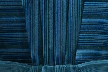 和製ビンテージ　ブナ材　ブルーストライプがレトロな雰囲気を高めるロッキングチェア　(R-082740)