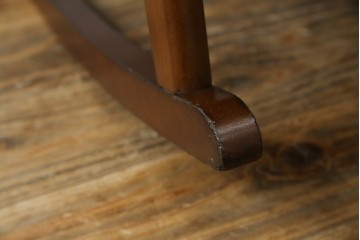 和製ビンテージ　ブナ材　ブルーストライプがレトロな雰囲気を高めるロッキングチェア　(R-082740)