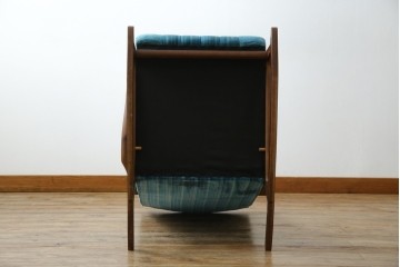 和製ビンテージ　ブナ材　ブルーストライプがレトロな雰囲気を高めるロッキングチェア　(R-082740)