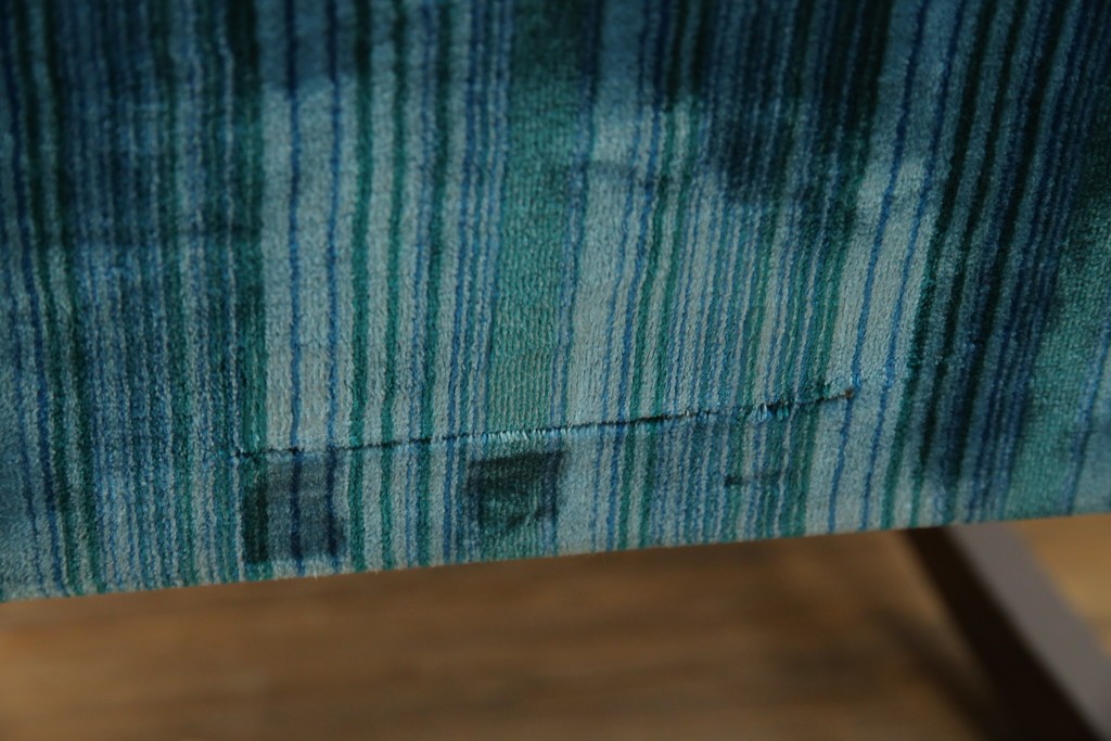 和製ビンテージ　ブナ材　ブルーストライプがレトロな雰囲気を高めるロッキングチェア　(R-082740)