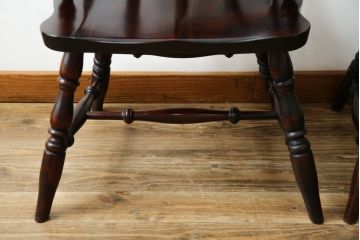 中古　美品　国産職人手作り　カバ材　品でクラシカルな佇まいがお洒落なキャプテンチェア2脚セット(アームチェア、ダイニングチェア、板座チェア、椅子、イス、バラ売り可能)(R-082741)