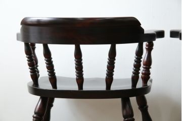 中古　美品　国産職人手作り　カバ材　品でクラシカルな佇まいがお洒落なキャプテンチェア2脚セット(アームチェア、ダイニングチェア、板座チェア、椅子、イス、バラ売り可能)(R-082741)