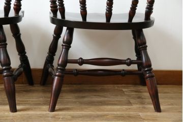 中古　美品　国産職人手作り　カバ材　品でクラシカルな佇まいがお洒落なキャプテンチェア2脚セット(アームチェア、ダイニングチェア、板座チェア、椅子、イス、バラ売り可能)(R-082741)