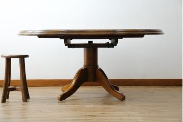 中古　美品　三越家具(現カントリーハウス)　Brugge(ブルージュ)　クラシカルな佇まいが魅力の伸長式ラウンドテーブル(ダイニングテーブル、エクステンションテーブル、丸テーブル、4人掛け、2人掛け、4人用、2人用、食卓)(定価約28万円)(R-082742)