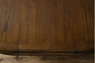 中古　美品　三越家具(現カントリーハウス)　Brugge(ブルージュ)　クラシカルな佇まいが魅力の伸長式ラウンドテーブル(ダイニングテーブル、エクステンションテーブル、丸テーブル、4人掛け、2人掛け、4人用、2人用、食卓)(定価約28万円)(R-082742)
