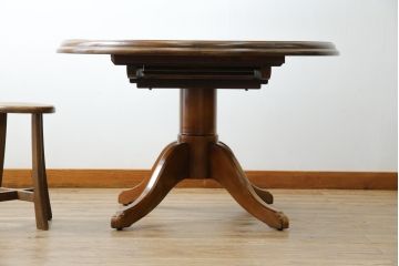 中古　美品　三越家具(現カントリーハウス)　Brugge(ブルージュ)　クラシカルな佇まいが魅力の伸長式ラウンドテーブル(ダイニングテーブル、エクステンションテーブル、丸テーブル、4人掛け、2人掛け、4人用、2人用、食卓)(定価約28万円)(R-082742)