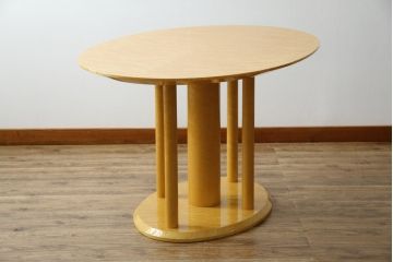中古　超美品!!　松創(MATSUSO・マツソウ)　エルテ　バーズアイメープルトップ　優美な木肌が彩る気品あふれるオーバルテーブル(ラウンドテーブル、ダイニングテーブル、2人掛け、4人掛け、食卓)(定価約90万円)(R-082744)