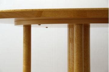 中古　超美品!!　松創(MATSUSO・マツソウ)　エルテ　バーズアイメープルトップ　優美な木肌が彩る気品あふれるオーバルテーブル(ラウンドテーブル、ダイニングテーブル、2人掛け、4人掛け、食卓)(定価約90万円)(R-082744)