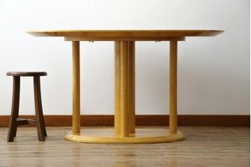 中古　超美品!!　松創(MATSUSO・マツソウ)　エルテ　バーズアイメープルトップ　優美な木肌が彩る気品あふれるオーバルテーブル(ラウンドテーブル、ダイニングテーブル、2人掛け、4人掛け、食卓)(定価約90万円)(R-082744)