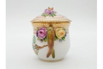 デンマーク　ROYAL COPENHAGEN(ロイヤルコペンハーゲン)　フローラダニカ　優雅で気品に満ちた蓋付きカップ&ソーサー(金彩、花、カスタードポット、マスタード、蓋物、洋食器、C&S、北欧)(R-082752)