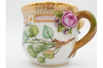 デンマーク　ROYAL COPENHAGEN(ロイヤルコペンハーゲン)　フローラダニカ　優雅で気品に満ちた蓋付きカップ&ソーサー(金彩、花、カスタードポット、マスタード、蓋物、洋食器、C&S、北欧)(R-082752)