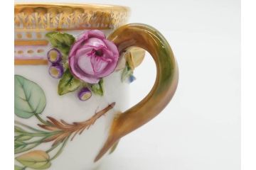 デンマーク　ROYAL COPENHAGEN(ロイヤルコペンハーゲン)　フローラダニカ　優雅で気品に満ちた蓋付きカップ&ソーサー(金彩、花、カスタードポット、マスタード、蓋物、洋食器、C&S、北欧)(R-082752)