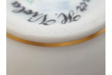 デンマーク　ROYAL COPENHAGEN(ロイヤルコペンハーゲン)　フローラダニカ　優雅で気品に満ちた蓋付きカップ&ソーサー(金彩、花、カスタードポット、マスタード、蓋物、洋食器、C&S、北欧)(R-082752)