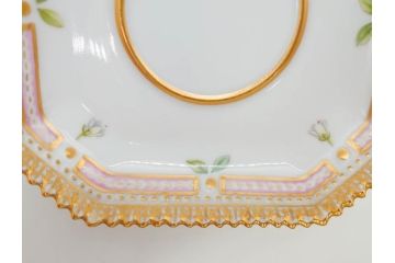デンマーク　ROYAL COPENHAGEN(ロイヤルコペンハーゲン)　フローラダニカ　優雅で気品に満ちた蓋付きカップ&ソーサー(金彩、花、カスタードポット、マスタード、蓋物、洋食器、C&S、北欧)(R-082752)