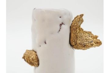 三輪和彦(十三代 三輪休雪)　匠の趣向が光る金耳盃(萩焼、耳付、杯、酒器、裏印、ウコン布付き、共箱付き)(R-082753)
