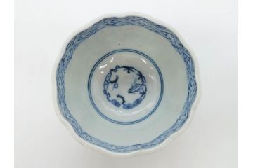 江戸期　成化年製　古伊万里　染付　微塵唐草　松竹梅文　縁の波打ったデザインが目を引くそば猪口3客セット(蕎麦猪口、湯呑み、湯のみ、和食器)(R-082754)