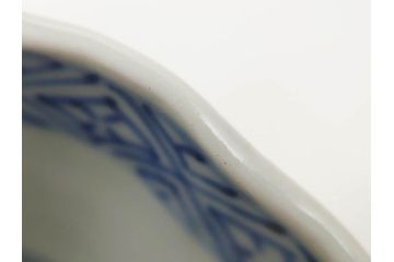 江戸期　成化年製　古伊万里　染付　微塵唐草　松竹梅文　縁の波打ったデザインが目を引くそば猪口3客セット(蕎麦猪口、湯呑み、湯のみ、和食器)(R-082754)