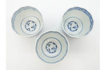 江戸期　成化年製　古伊万里　染付　微塵唐草　松竹梅文　落ち着いた佇まいのそば猪口3客セット(蕎麦猪口、湯呑み、湯のみ、和食器)(R-082755)