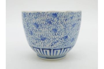 江戸期　成化年製　古伊万里　染付　微塵唐草　松竹梅文　落ち着いた佇まいのそば猪口3客セット(蕎麦猪口、湯呑み、湯のみ、和食器)(R-082755)