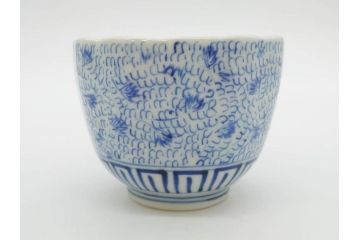 江戸期　成化年製　古伊万里　染付　微塵唐草　松竹梅文　落ち着いた佇まいのそば猪口3客セット(蕎麦猪口、湯呑み、湯のみ、和食器)(R-082755)
