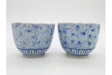 江戸期　成化年製　古伊万里　染付　微塵唐草　松竹梅文　深い趣きがあるそば猪口5客セット(蕎麦猪口、湯呑み、湯のみ、和食器)(R-082756)