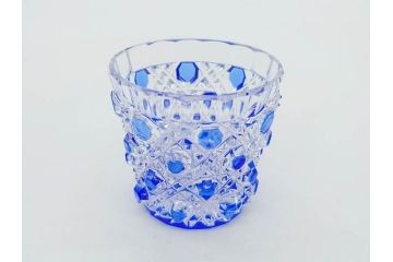 須田秀石　瑠璃被籠目紋　切立盃/伝統工芸　太武朗　江戸切子　色被せ　グラス　繊細な輝きに見惚れる切子2点セット(青、桜、硝子、杯、酒器、共箱付)(R-082758)