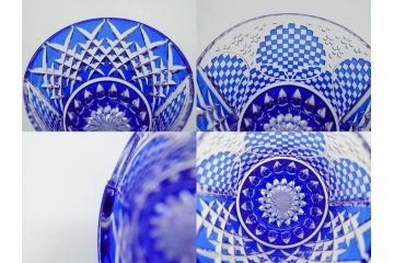 須田秀石　瑠璃被籠目紋　切立盃/伝統工芸　太武朗　江戸切子　色被せ　グラス　繊細な輝きに見惚れる切子2点セット(青、桜、硝子、杯、酒器、共箱付)(R-082758)