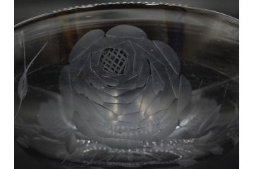 当時物　大正〜昭和初期　切子　花　淑やかな佇まいのガラスボウル(バラ、薔薇、硝子、深皿、深鉢)(R-082763)