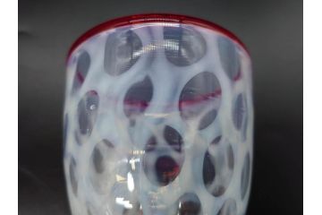 当時物　大正〜昭和初期　棗型(なつめ形)　乳白水玉　可愛らしい印象の赤縁氷コップ2客セット(吹きガラス、硝子、グラス、和ガラス)(R-082764)